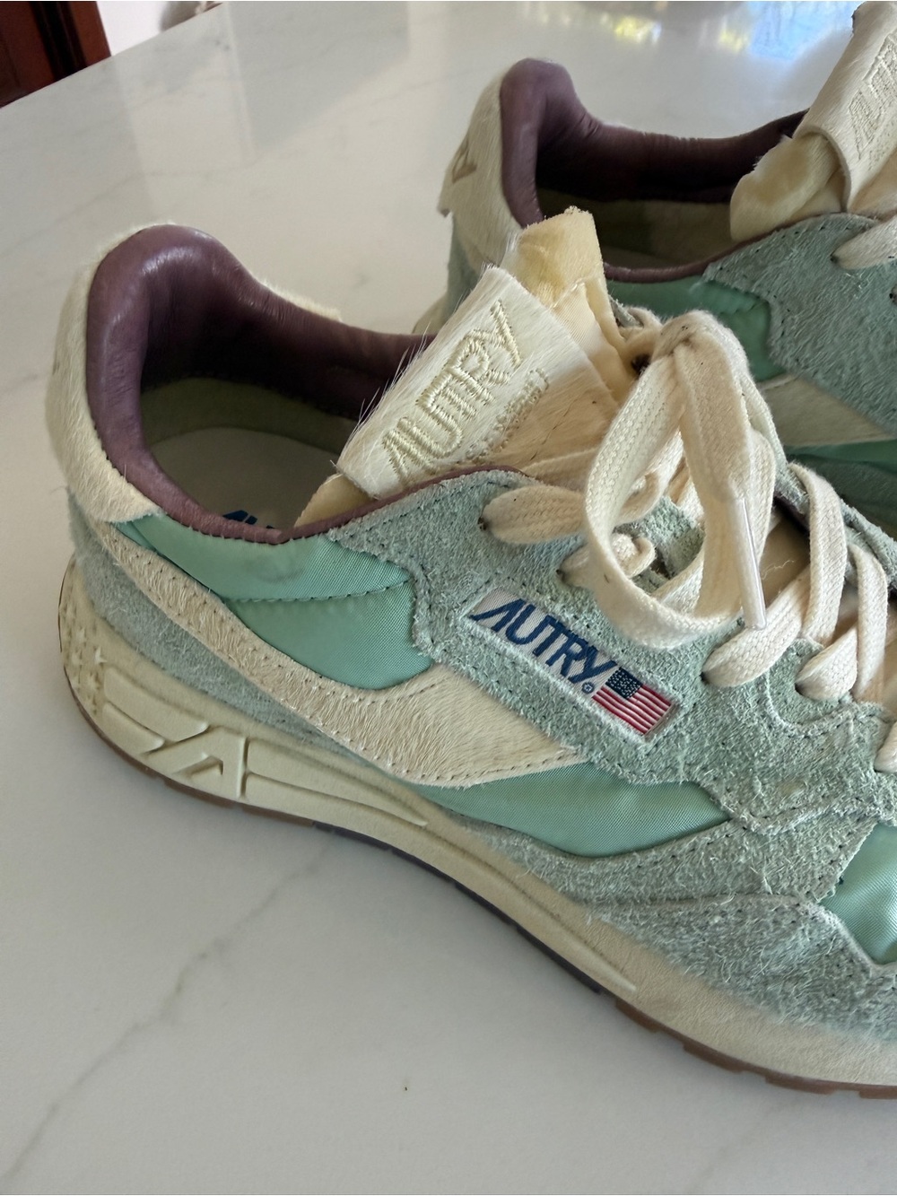Autry Retro Runner Sneakers in Mint & Cream - 40